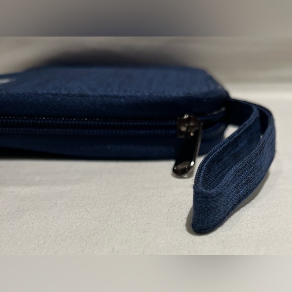 Zippered Electronics Organizer - Picture 3 of 6